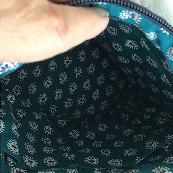 Vera Bradley Holiday Bucket Bag w/Scottie Dog - Picture 4 of 4